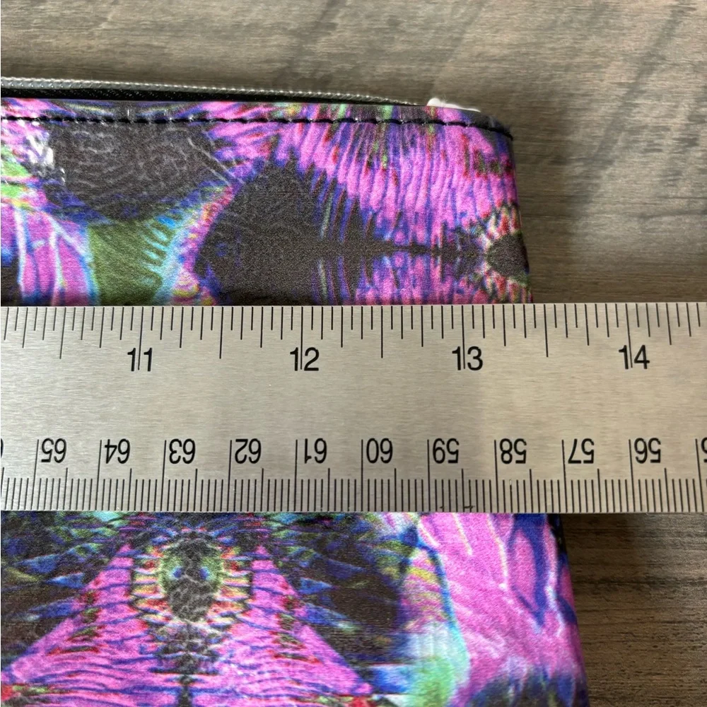 Urban Decay Manic Travel Bag in Purple & Green‎ Clutch